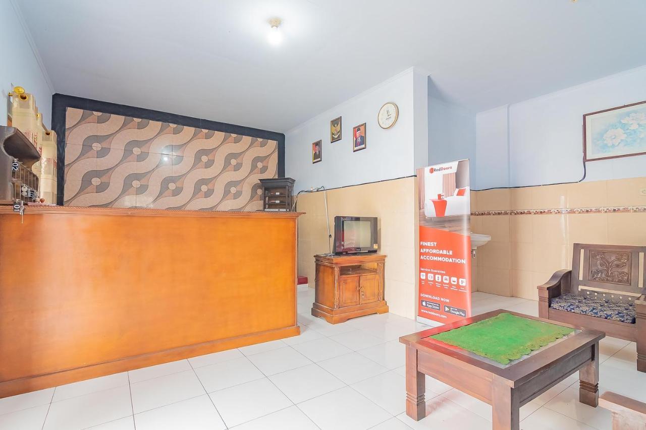Готель Reddoorz Syariah @ Tambak Mekar Street Subang Djalantjagak Екстер'єр фото